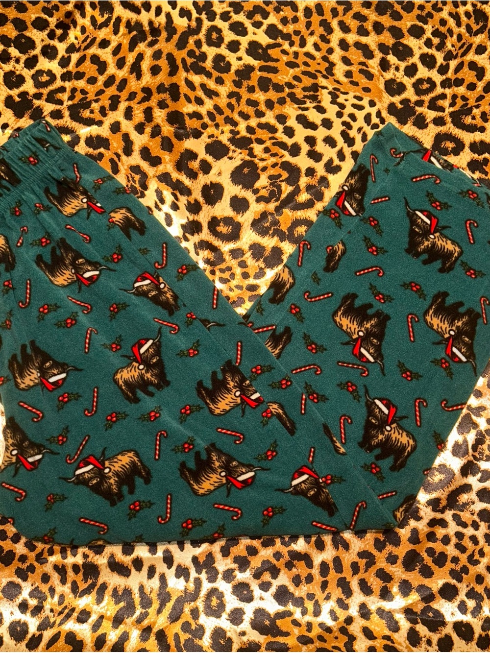 ❌SOLD❌Dark Green Highland Cow Christmas Fleece Pajama Pants